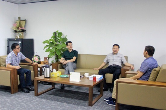 寧波市政府、市外經(jīng)貿(mào)局領(lǐng)導(dǎo)蒞臨我集團(tuán)調(diào)研考察